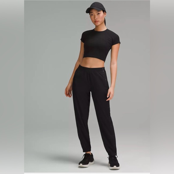 Size 10 lululemon black jogger track pants NWT - Picture 3 of 16